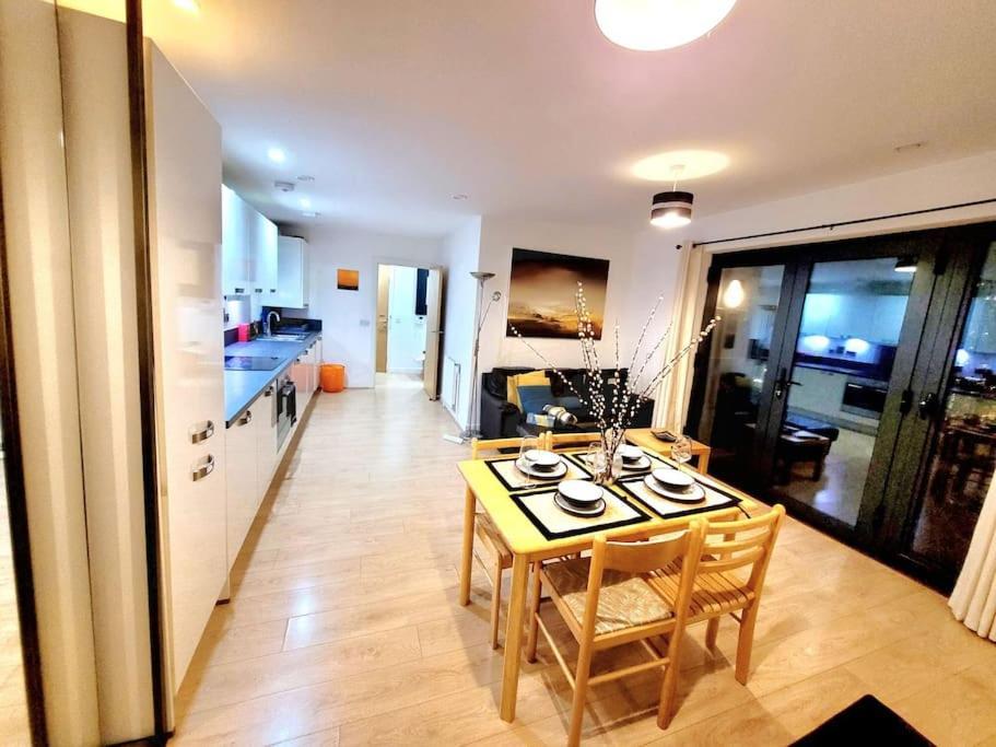 Battersea Power Station Suite London Ngoại thất bức ảnh