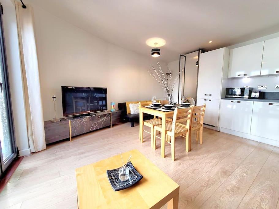 Battersea Power Station Suite London Ngoại thất bức ảnh